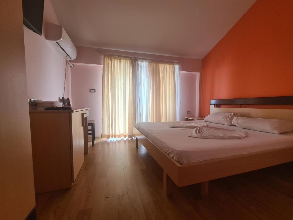 Hotel Kukesi Lini المظهر الخارجي الصورة