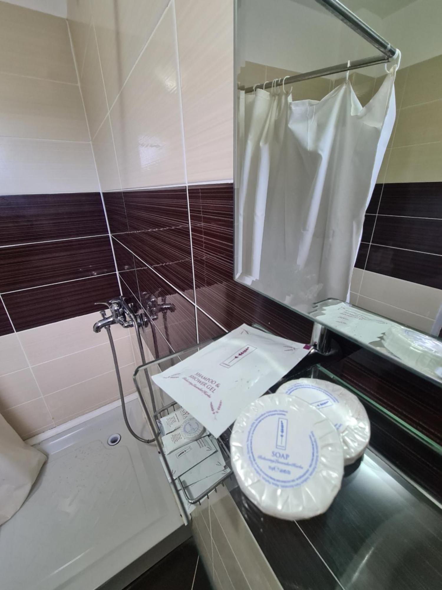 Hotel Kukesi Lini المظهر الخارجي الصورة